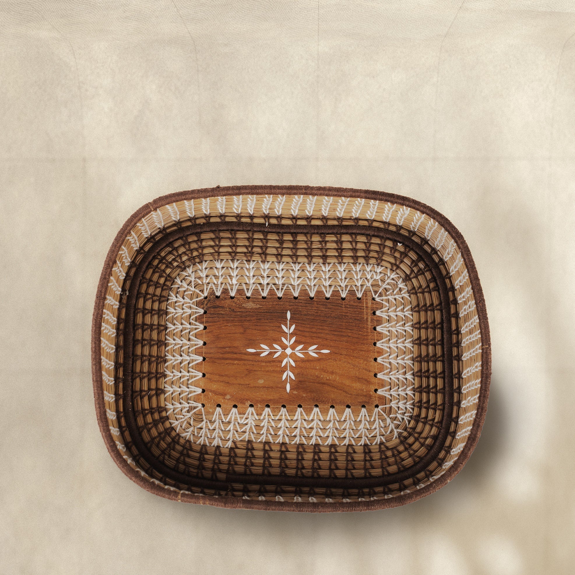 HOL Pine Tray