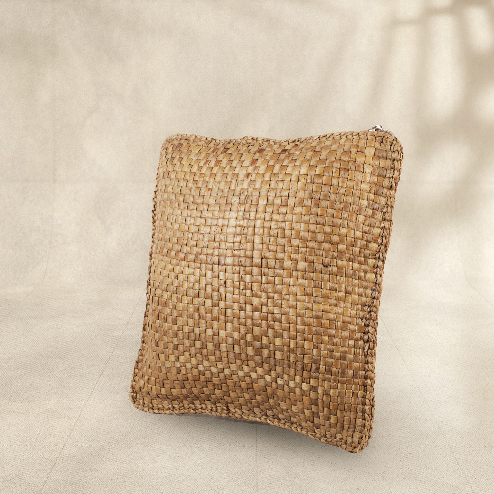 Meeteka Cushion Cover Small / Medium