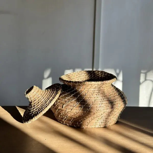 Handmade Matka Pine Storage Basket with Lid (Natural/Magenta/Green)